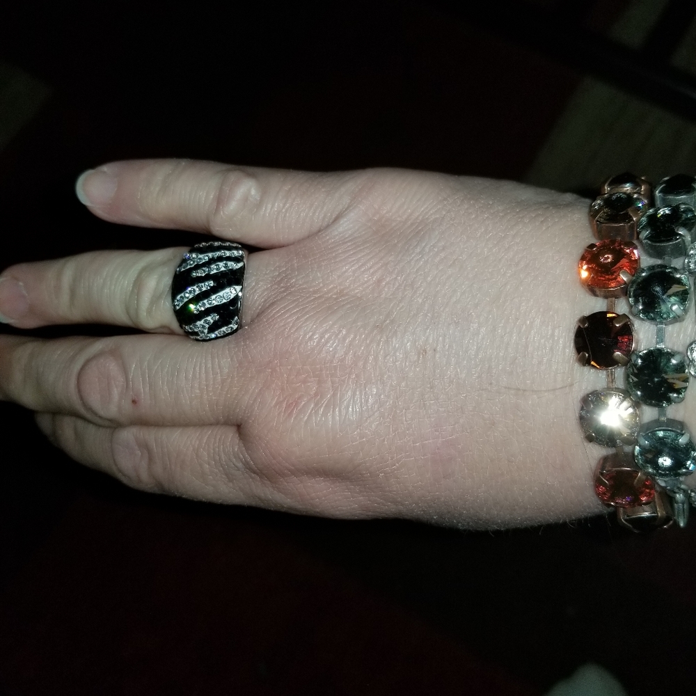 Size 8 sterling silver ring